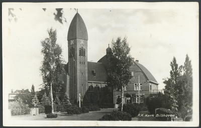 17007 Gezicht op de R.K. Gregoriuskerk (Gregoriuslaan 6) te Bilthoven (gemeente De Bilt), met pastorie.